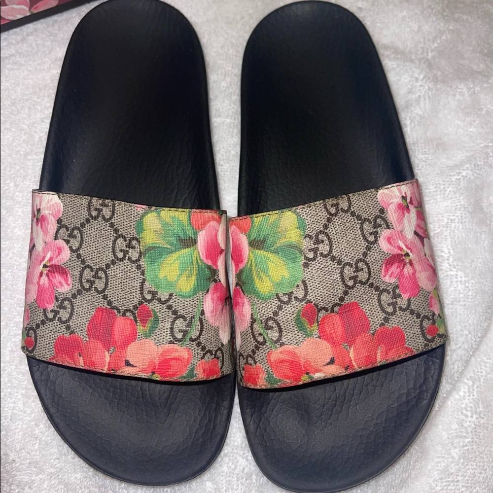 SOLD Gucci GG Blooms Supreme Slide Sandals